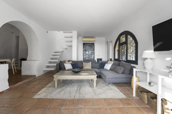 Image No.3-4 Bed Villa for sale