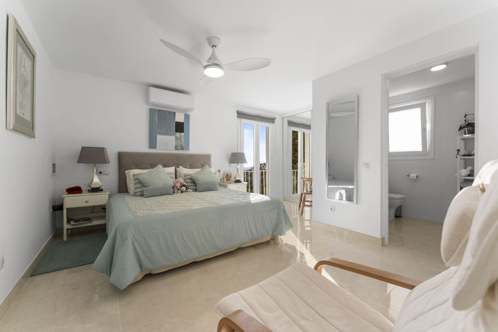 Image No.11-3 Bed Villa for sale