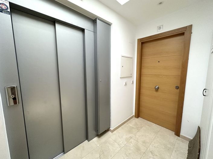 Image No.18-2 Bed Property for sale