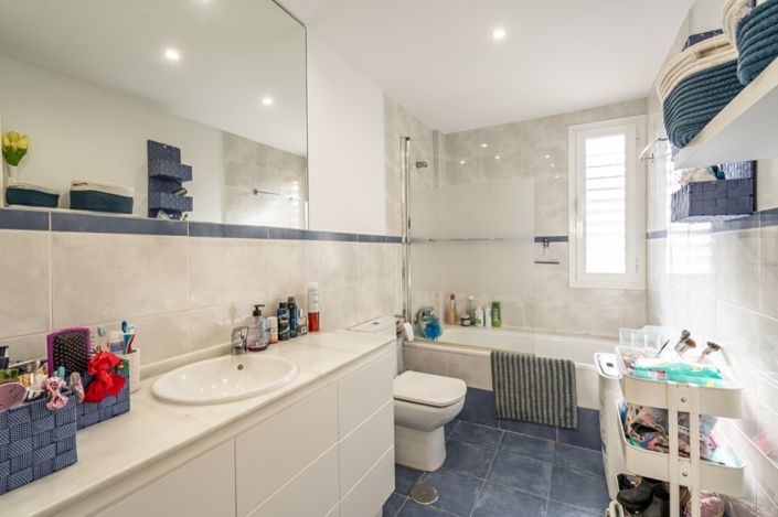 Image No.14-4 Bed Chalet for sale