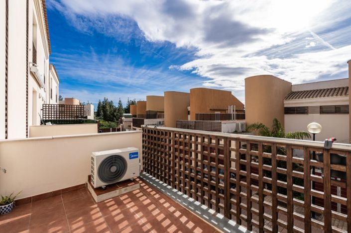 Image No.19-4 Bed Chalet for sale