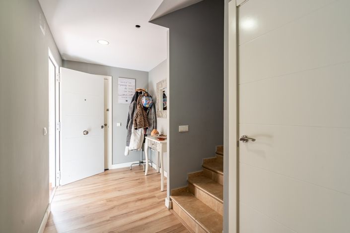 Image No.5-4 Bed Chalet for sale