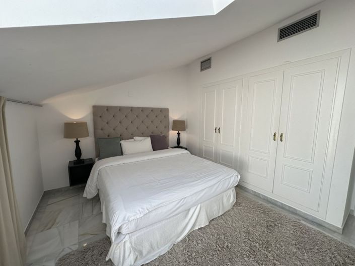 Image No.6-2 Bed Property for sale