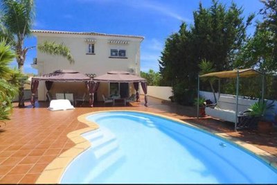 Villa with pool