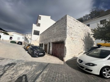 outside 4