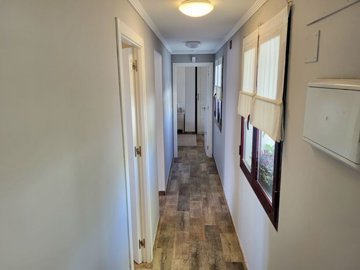 Hall to bedrooms