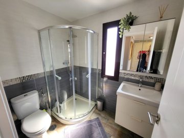 2nd bathroom