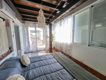 Bedrooms (5)
