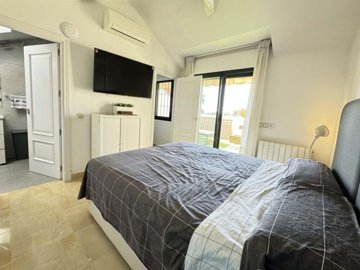 Bedroom 1 (2)