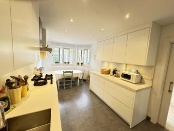 Kitchen (2)