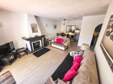 Living-dining area (3)