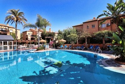 piscina oasis