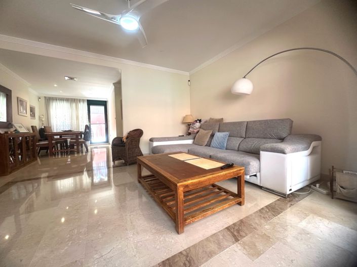 Image No.10-2 Bed Property for sale