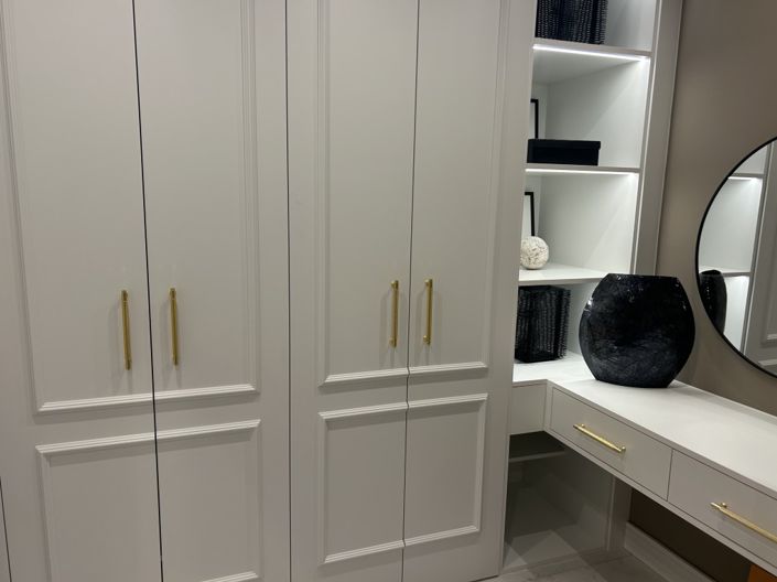 Image No.15-3 Bed Property for sale