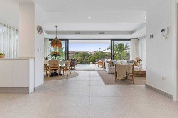 Image No.11-6 Bed Villa for sale