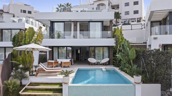 Image No.3-6 Bed Villa for sale