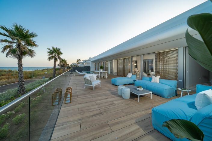 Image No.1-4 Bed Villa for sale
