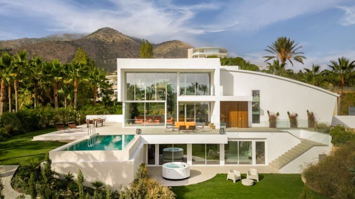 Image No.1-5 Bed Villa for sale