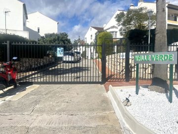 gate