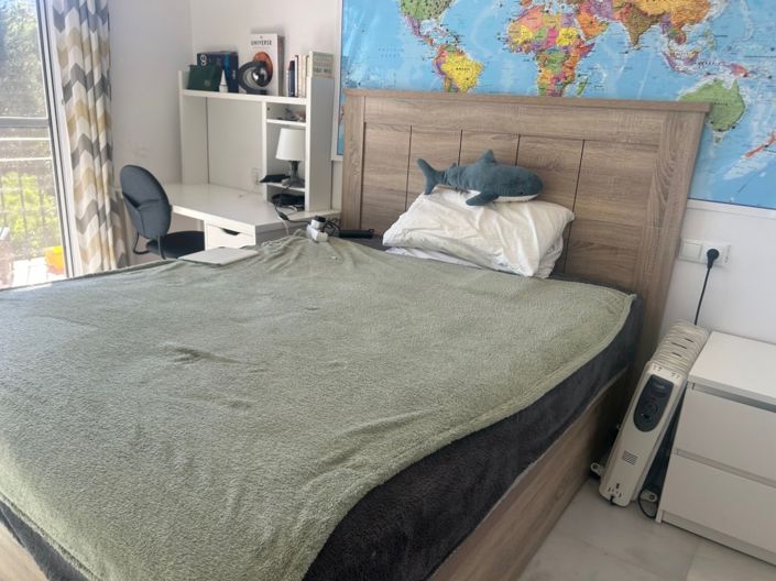 Image No.12-4 Bed Townhouse for sale