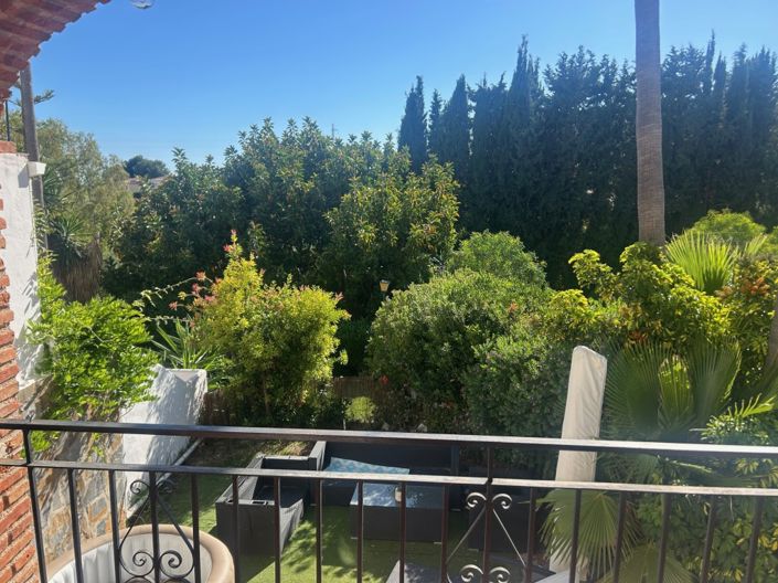 Image No.18-4 Bed Townhouse for sale