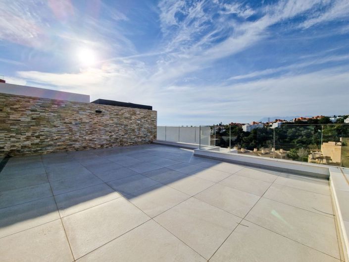 Image No.20-2 Bed Property for sale