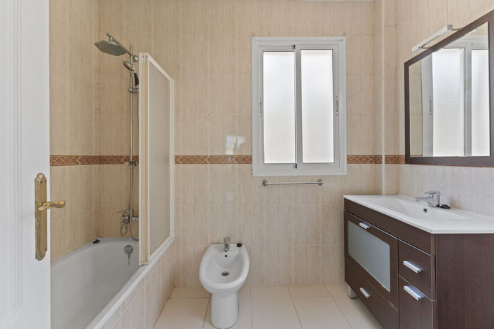 Image No.18-2 Bed Apartment for sale