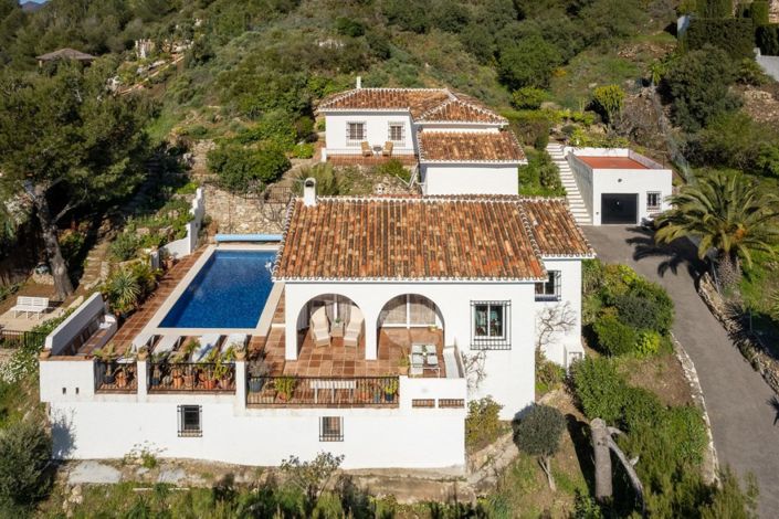 Image No.1-4 Bed Villa for sale