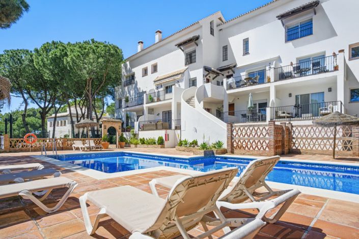 Image No.1-4 Bed Property for sale