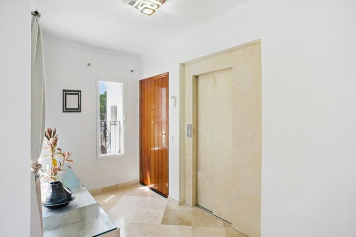 Image No.17-4 Bed Property for sale