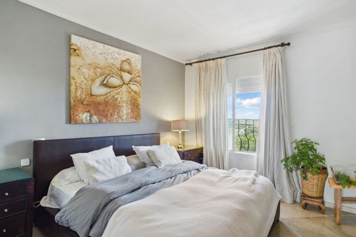 Image No.7-4 Bed Property for sale