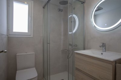 bathroom (1)