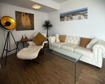 living (4)