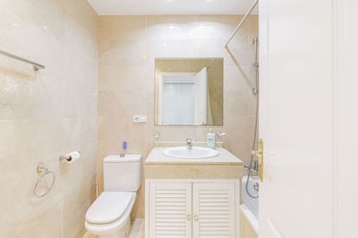 bathroom (2)