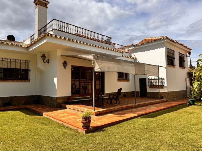Image No.1-6 Bed Villa for sale