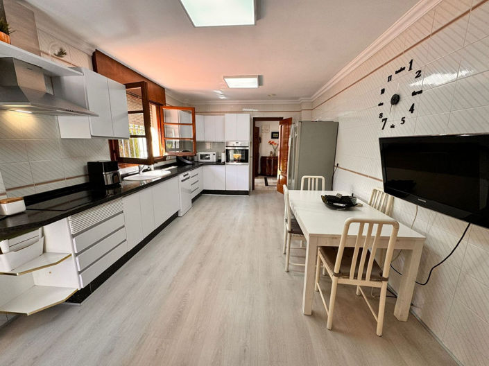 Image No.18-6 Bed Villa for sale