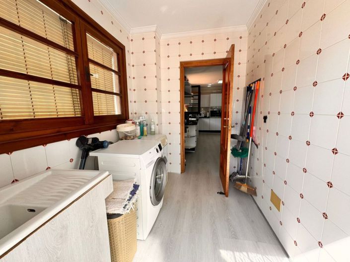 Image No.20-6 Bed Villa for sale