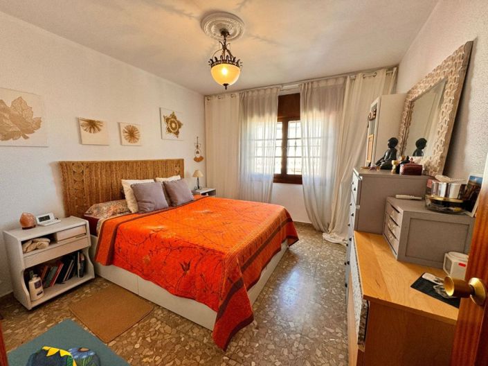 Image No.3-6 Bed Villa for sale