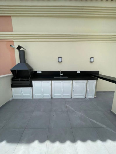 Image No.10-3 Bed Property for sale