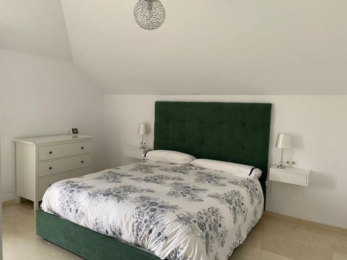 Image No.3-3 Bed Property for sale