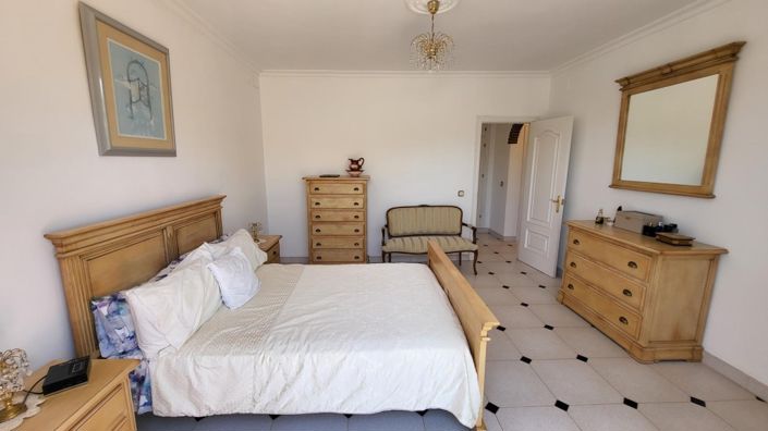 Image No.18-Villa de 4 chambres à vendre à Elviria