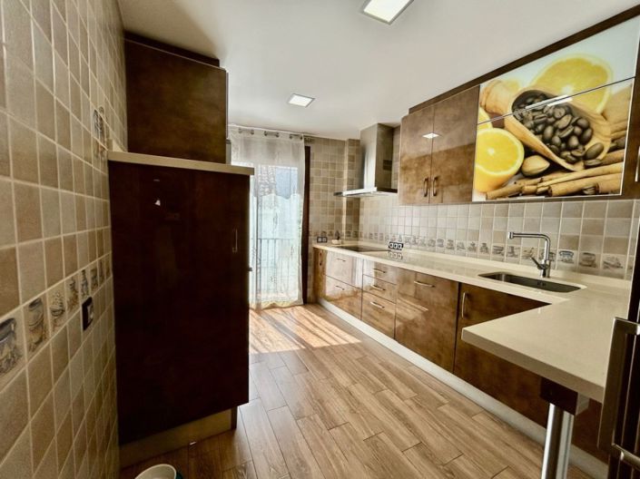 Image No.8-3 Bed Apartment for sale