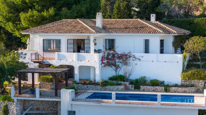 Image No.1-4 Bed Villa for sale