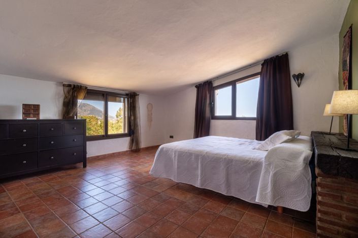 Image No.18-4 Bed Villa for sale