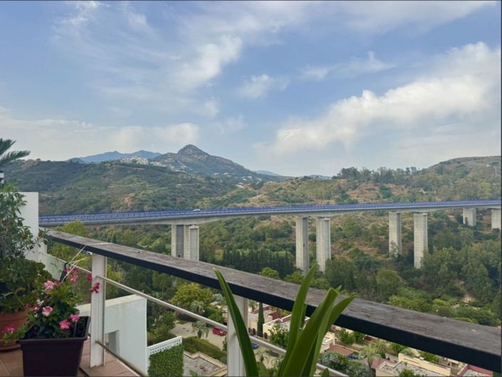 Image No.11-2 Bed Property for sale