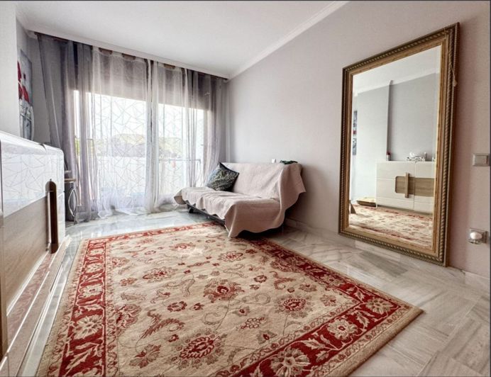 Image No.12-2 Bed Property for sale