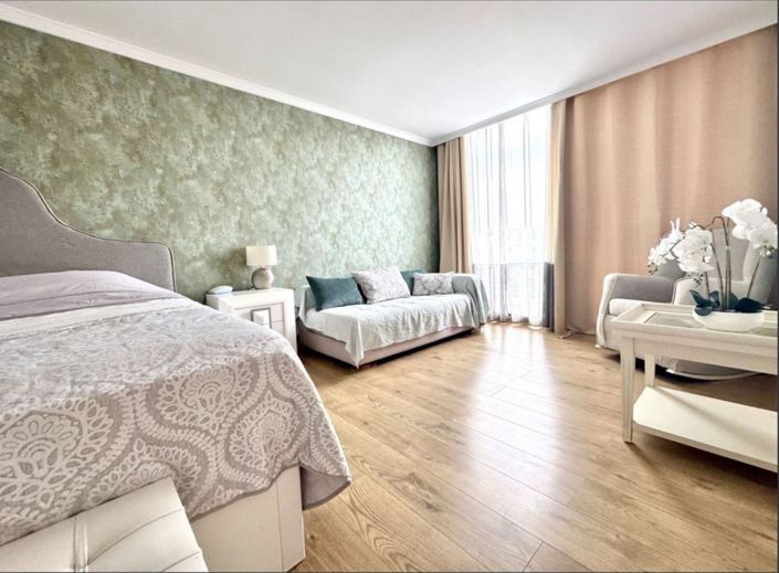 Image No.17-2 Bed Property for sale