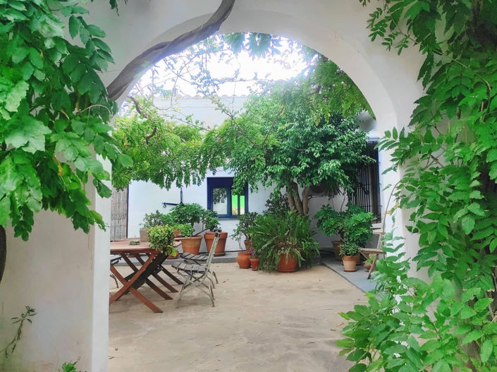 Image No.1-5 Bed Hotel for sale