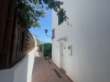 outside (4)