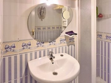 Bathroom 1-2